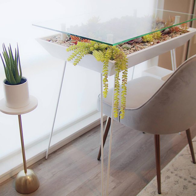 BT - desk white.jpg