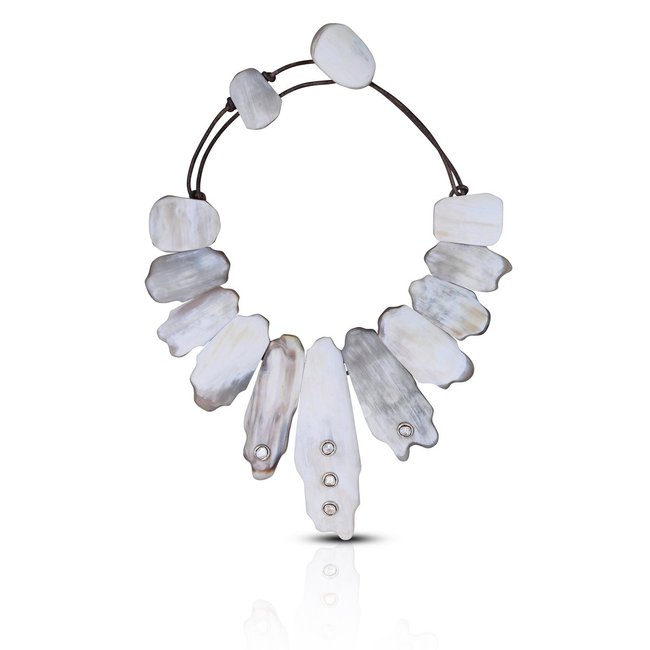 Matte Light Horn Collar