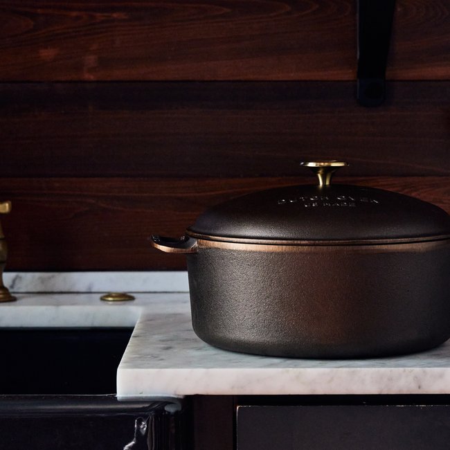 7.25 QT Dutch Oven Press Coverage Ready Product Press Hook