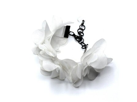 Bridal Daisy Tyelet