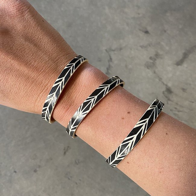 himba-feather-bracelet-black-xs-3_1800x1800.jpeg